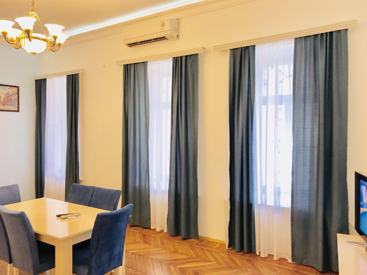 Check-In Apartment Near Fountain Square Vidadi Str 바쿠 외부 사진
